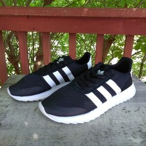 Women's Comfortable Walking Sneaker Adidas